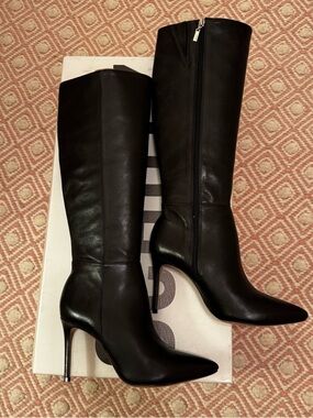 NWT Schultz Mikki Boots